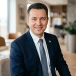 Портрет уверенного бизнесмена для курсов подготовки к IELTS в школе Лингуа Бизнес